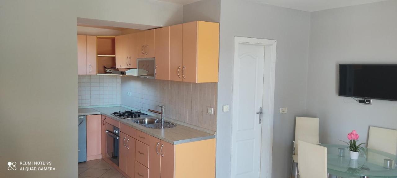 Apartments Sandra Vrsar Exterior photo