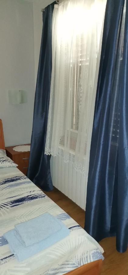 Apartments Sandra Vrsar Exterior photo
