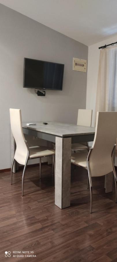 Apartments Sandra Vrsar Exterior photo